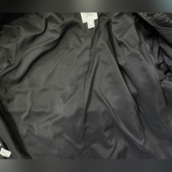 Joan & David Lightweight Black Cropped Textured Jacket With Mulberry Silk Trim. - Picture 6 of 10